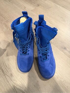 Nike SF Air Force 1 High Top Suede Boots in Royal Blue